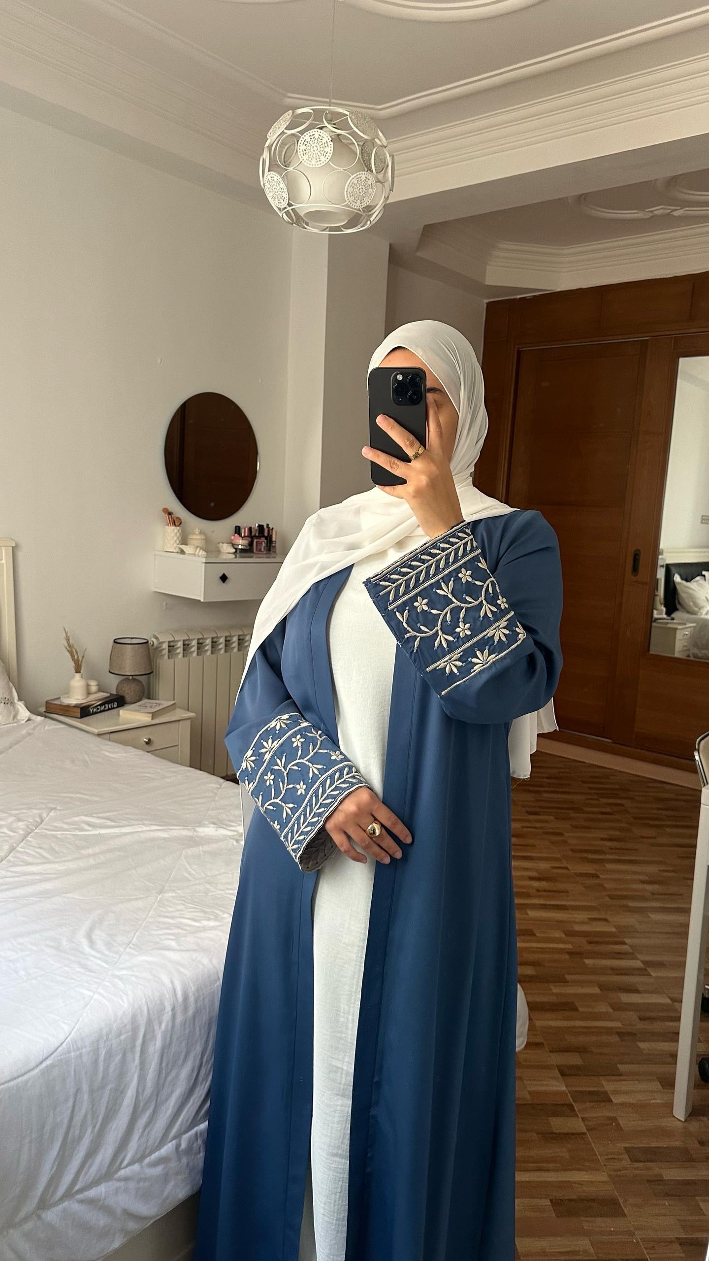 abaya et robe