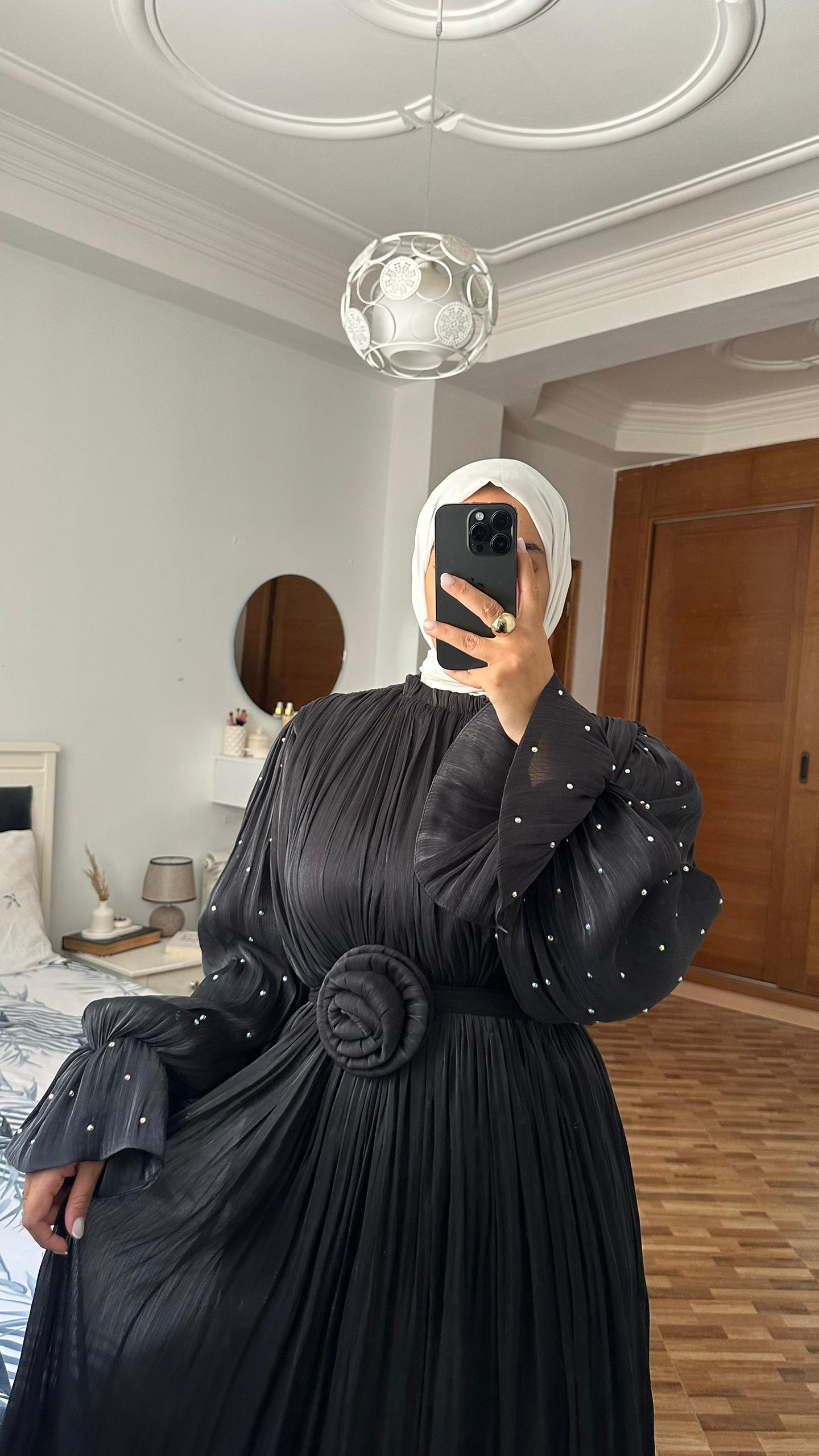 Robe Amira