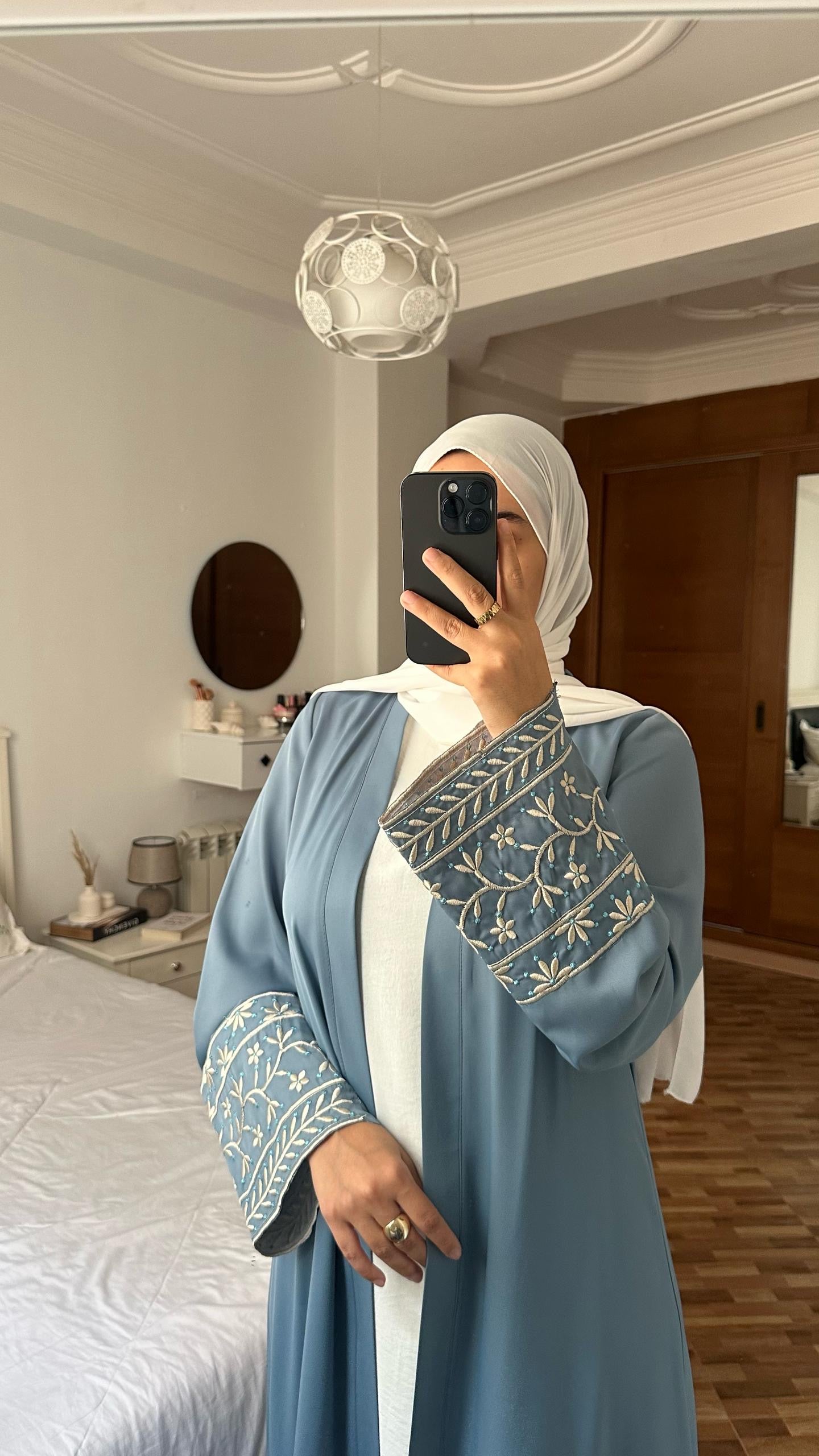 abaya et robe