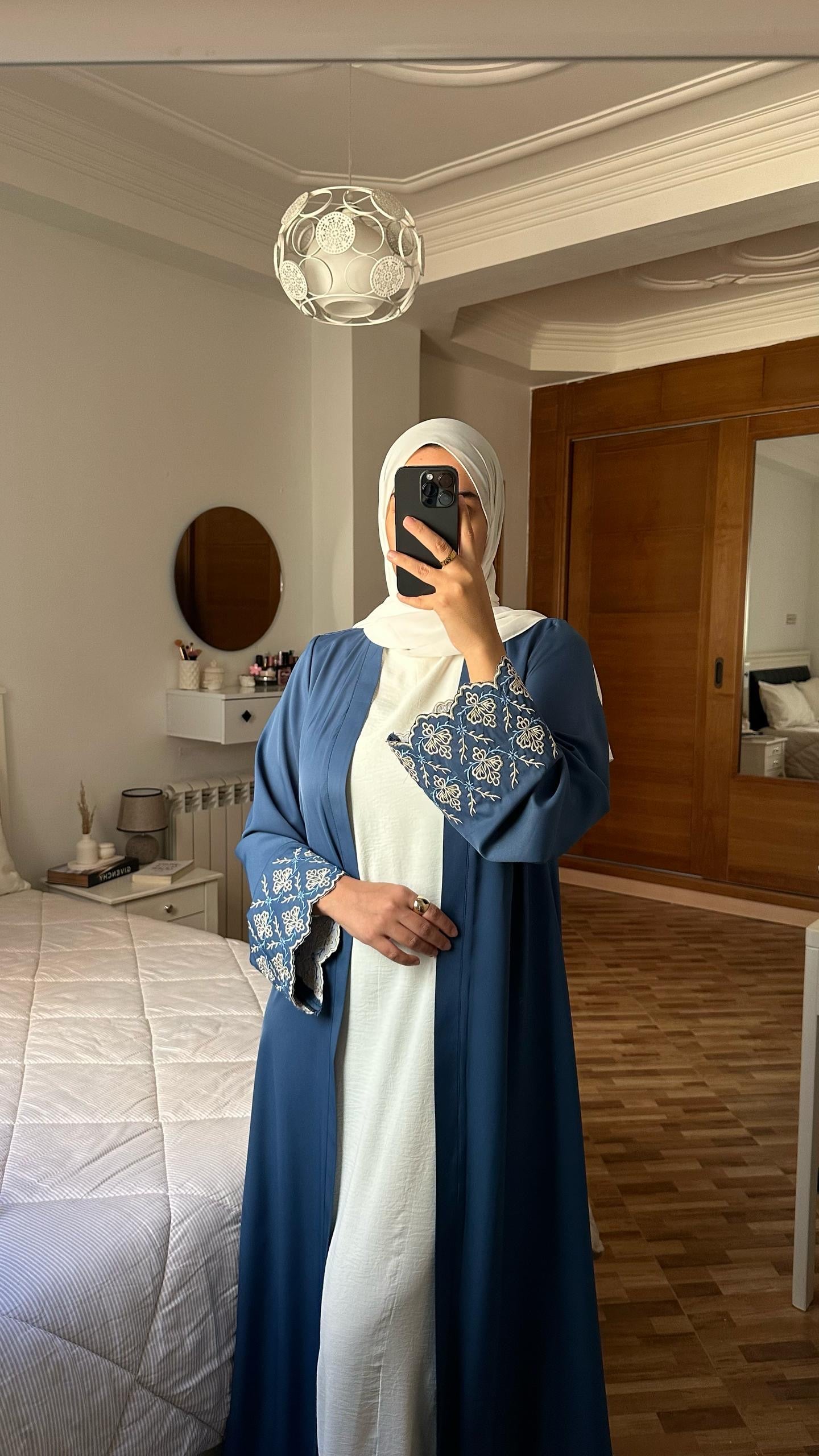 abaya et robe