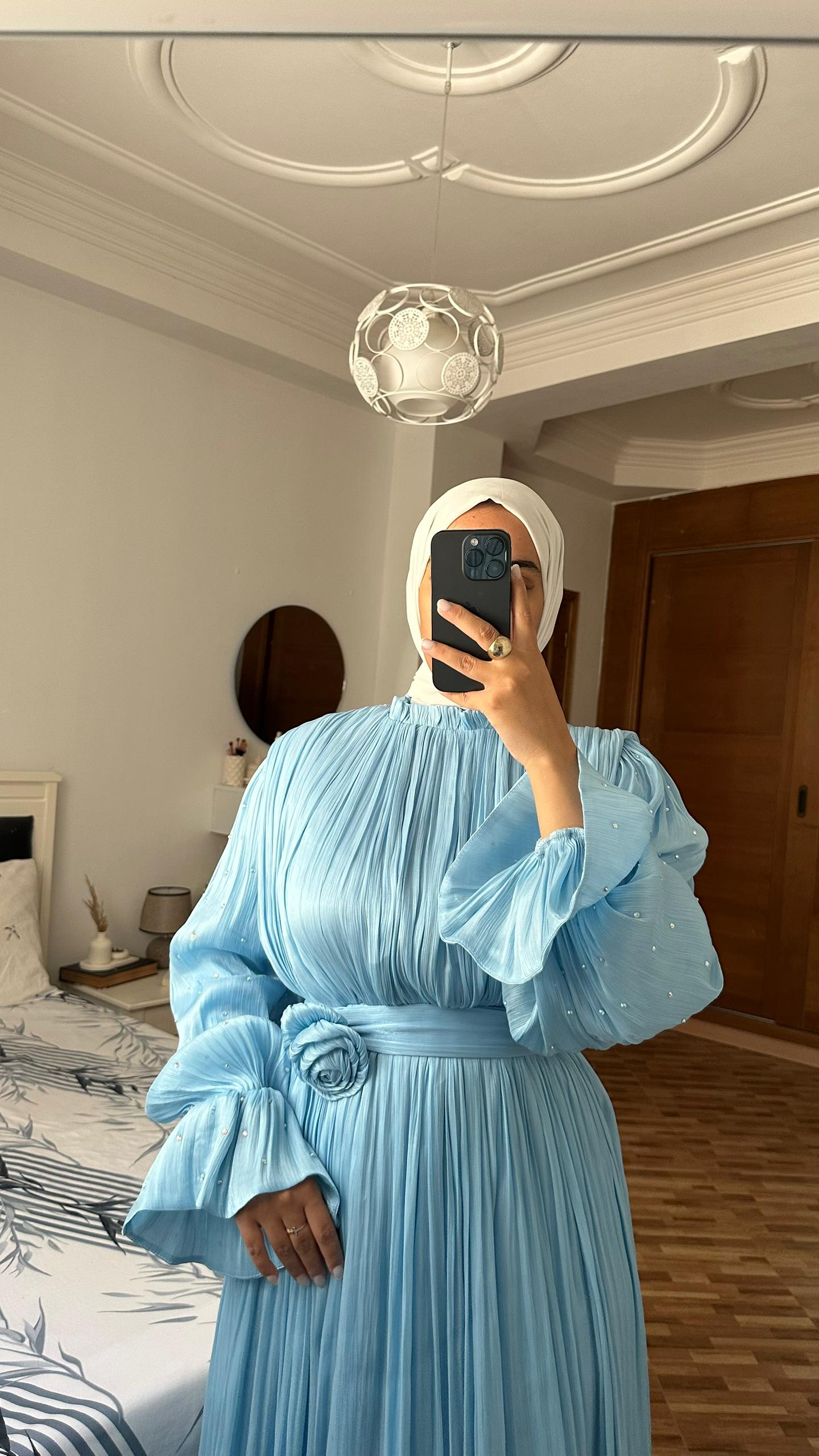 Robe Amira