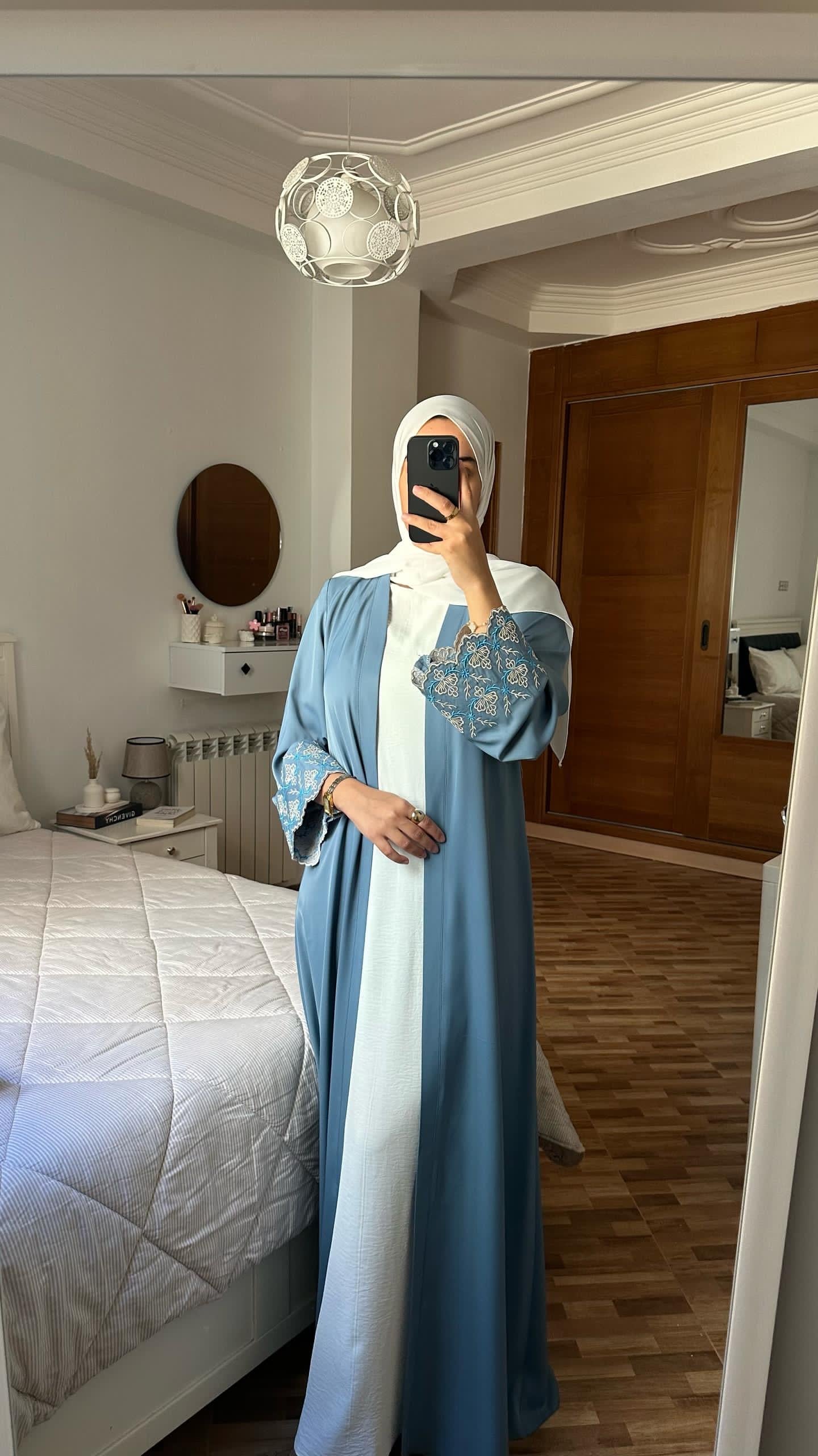 abaya et robe