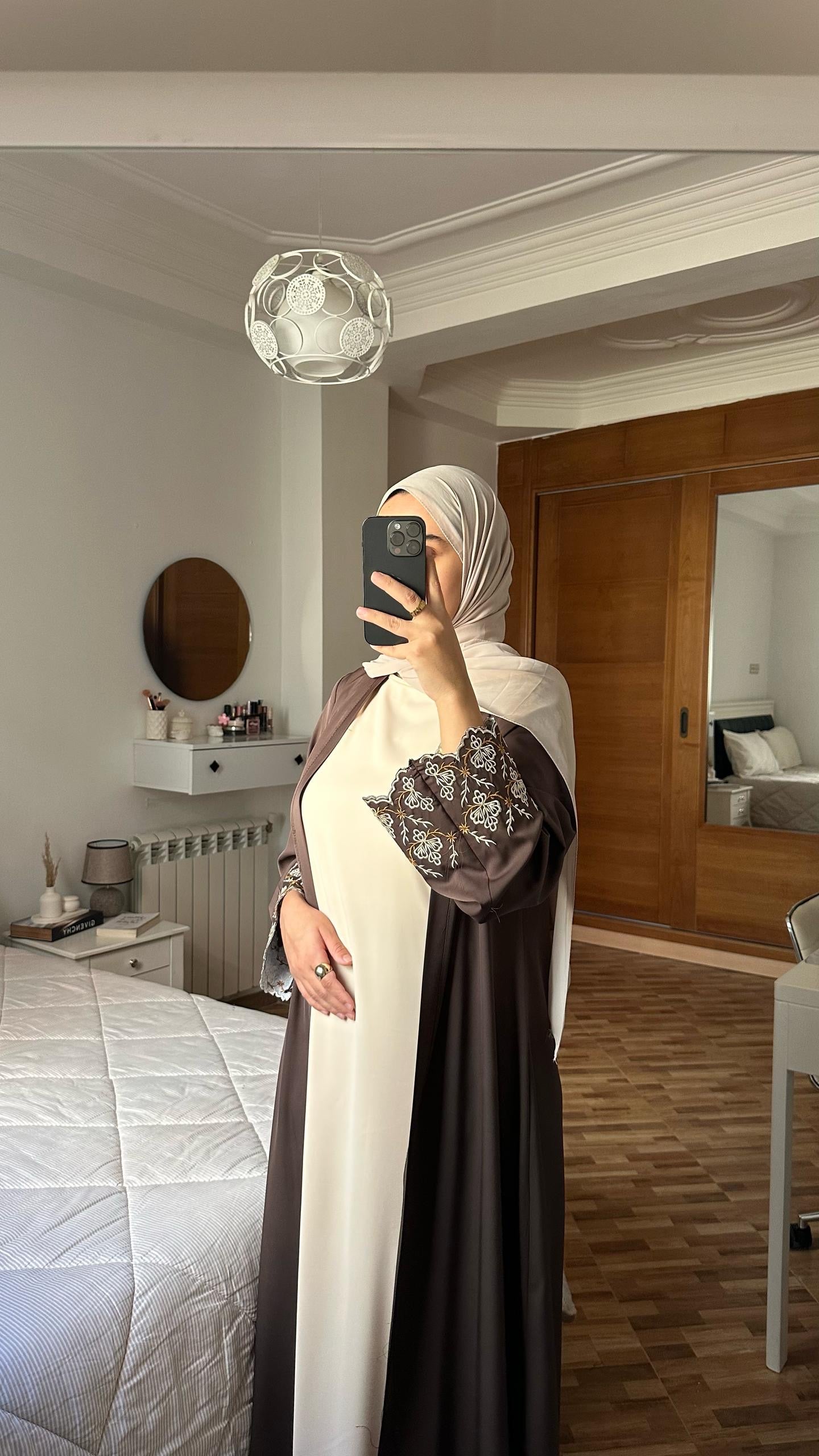 abaya et robe