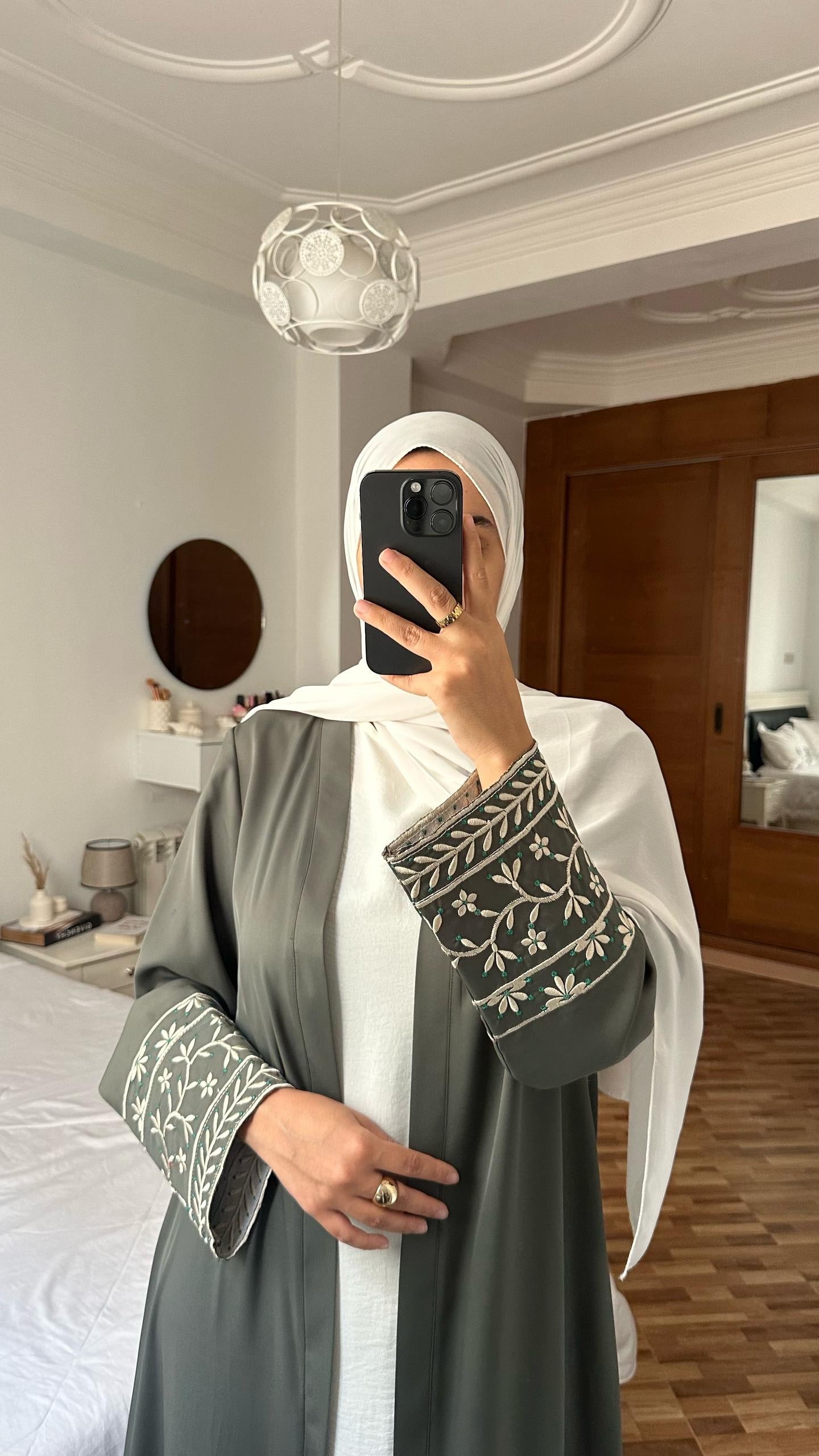 abaya et robe