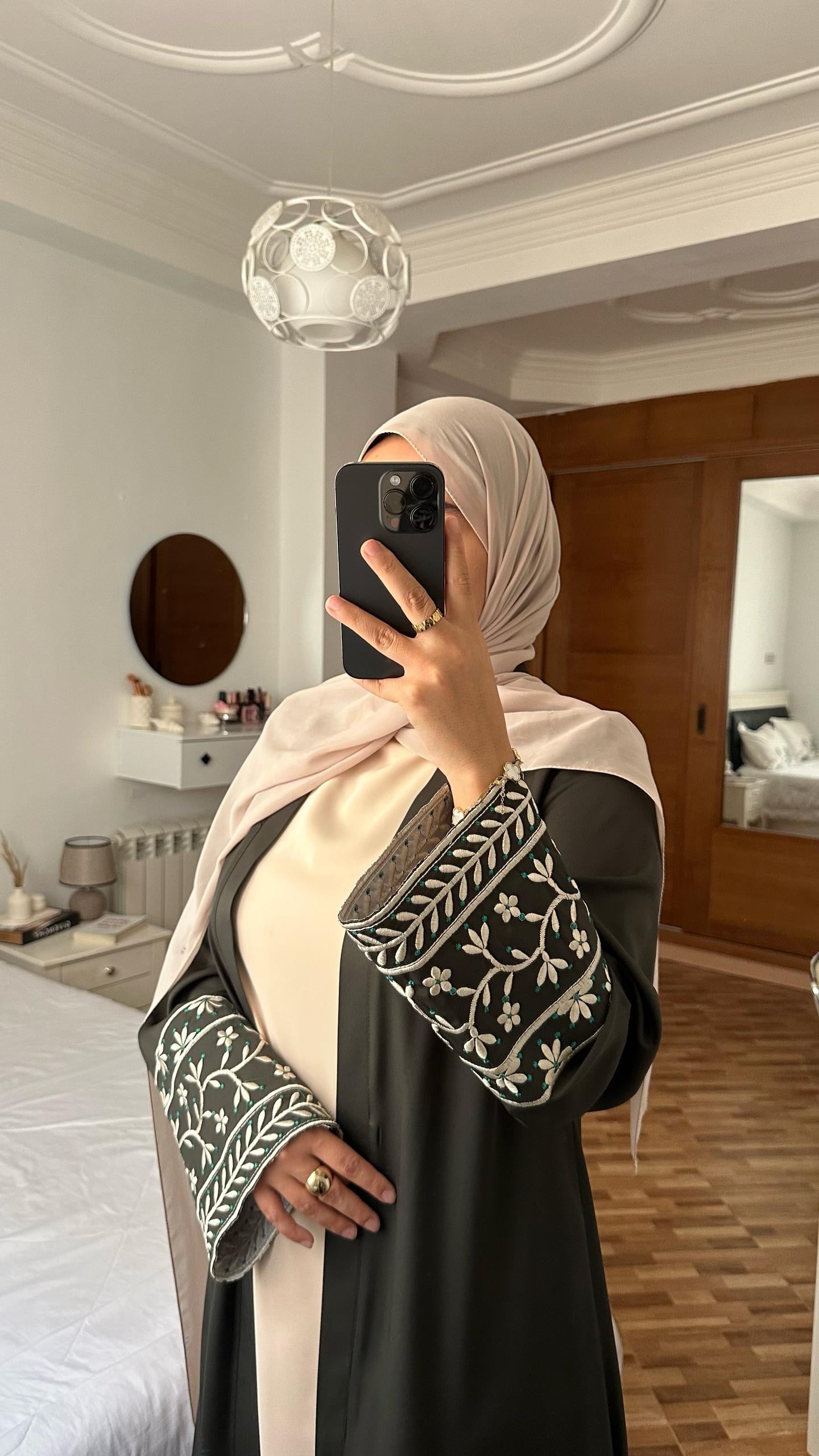 abaya et robe