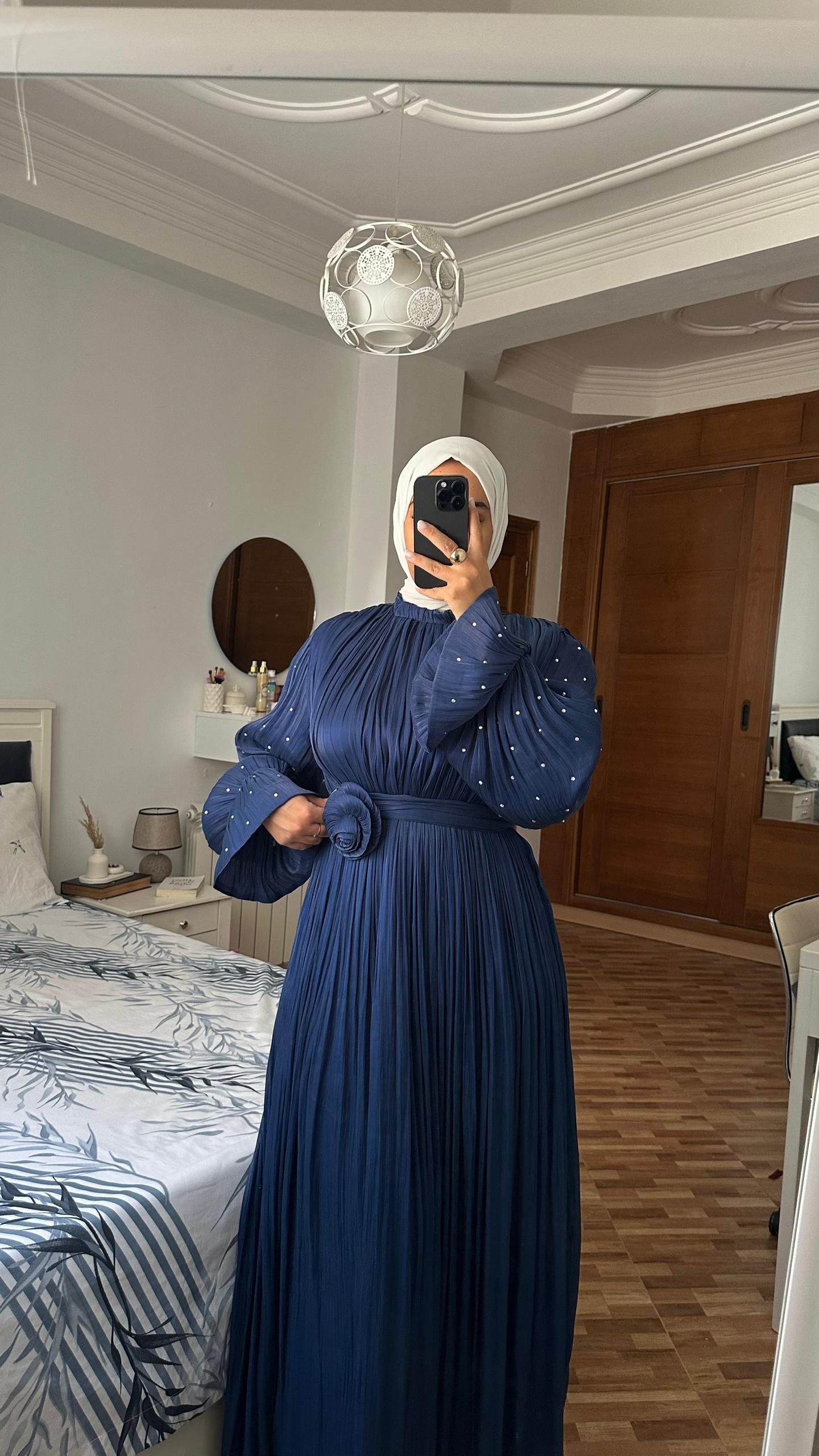 Robe Amira