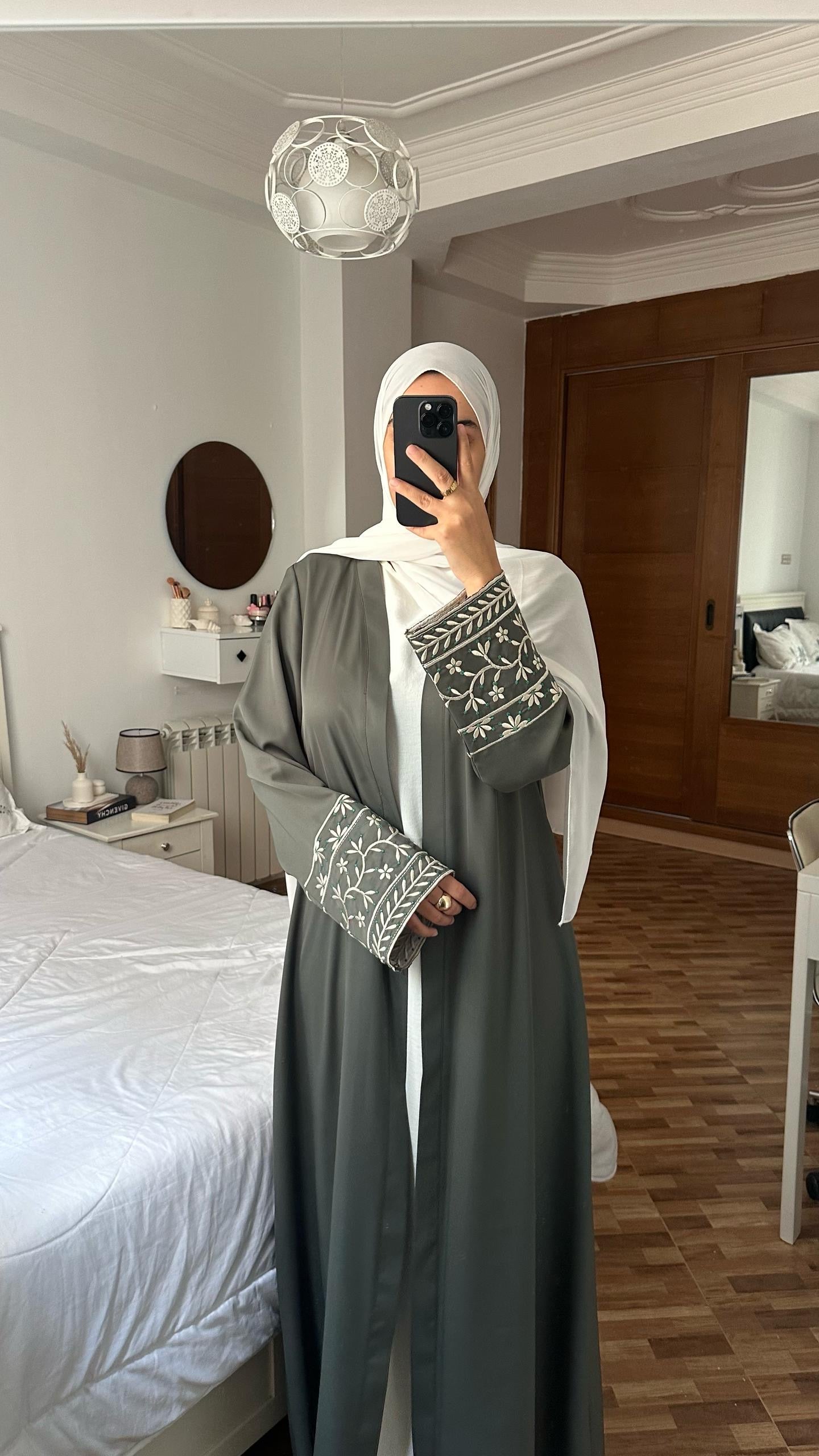 abaya et robe