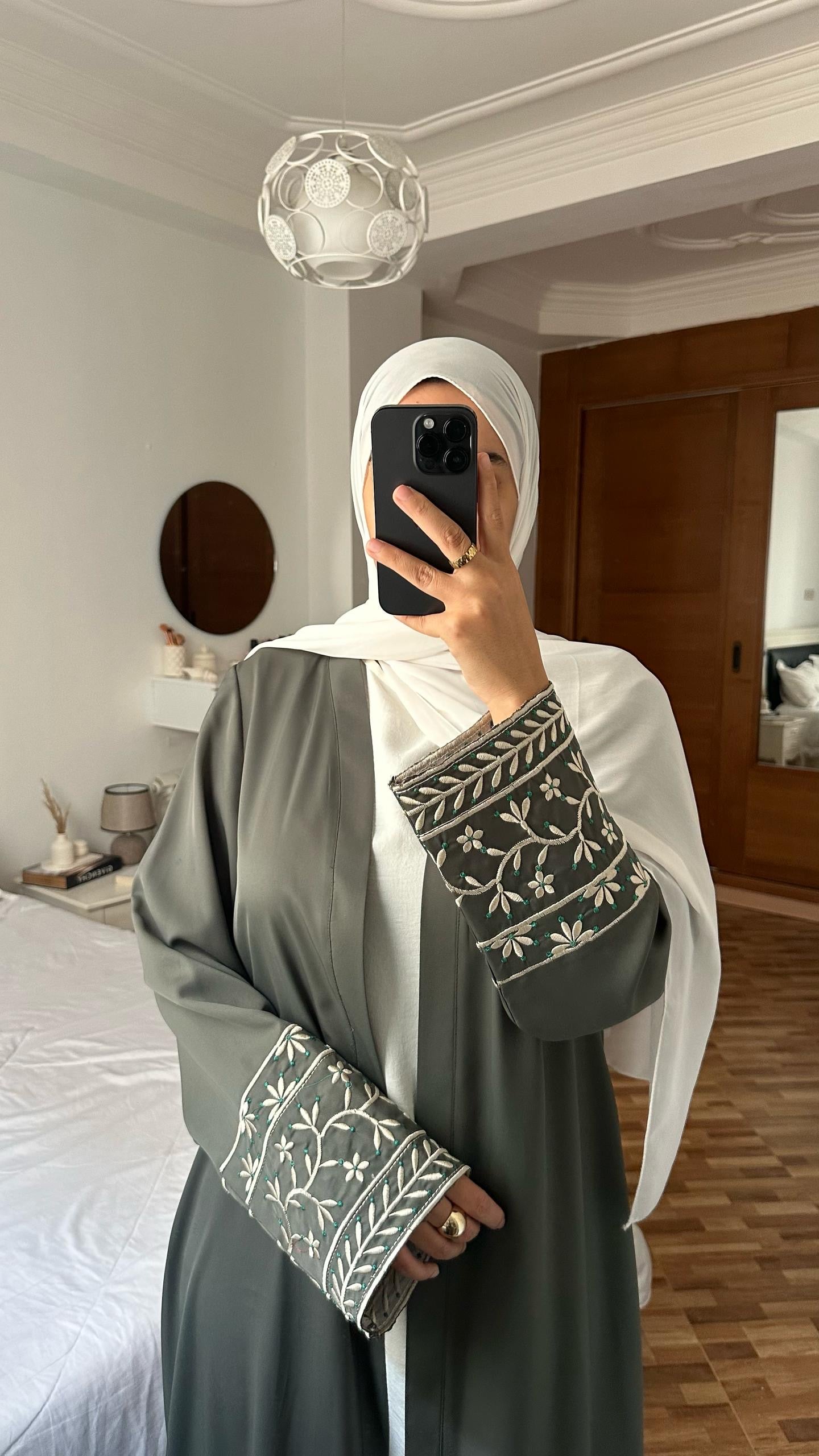 abaya et robe