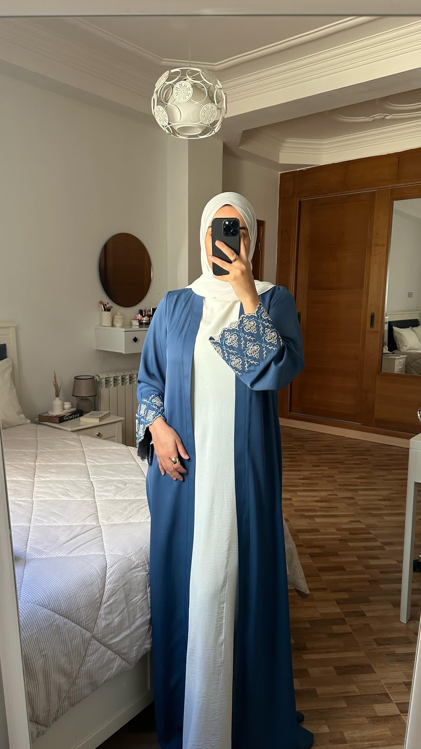abaya et robe