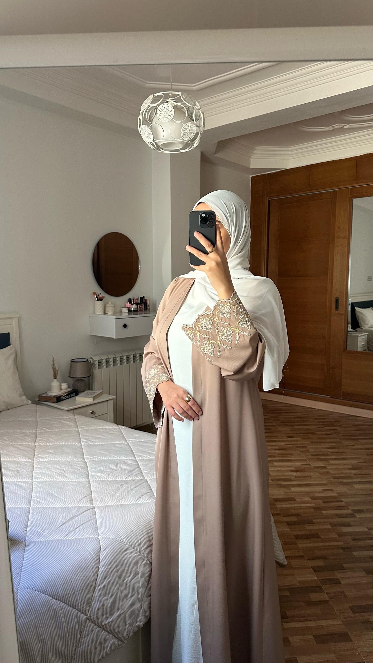 abaya et robe