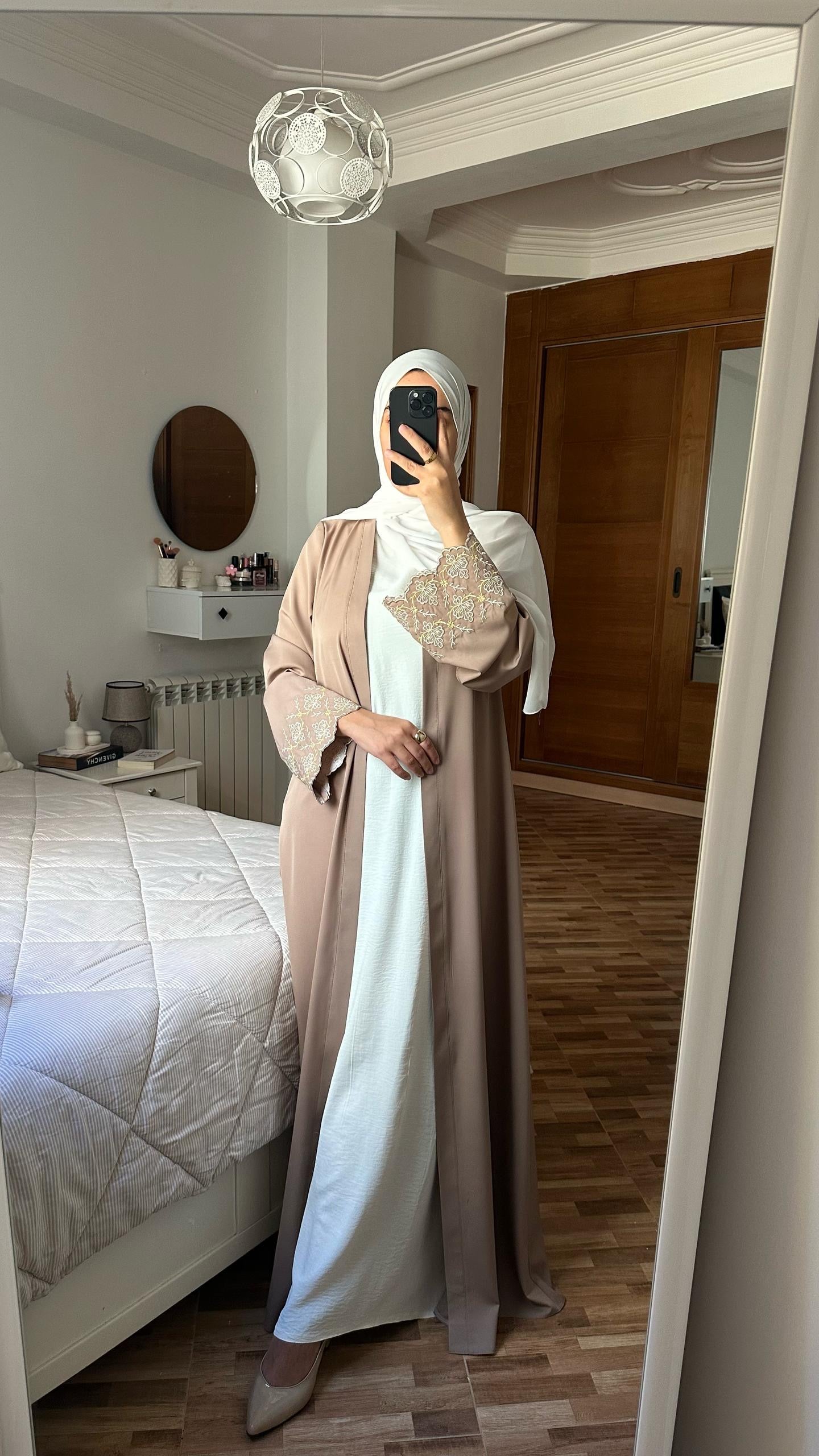 abaya et robe