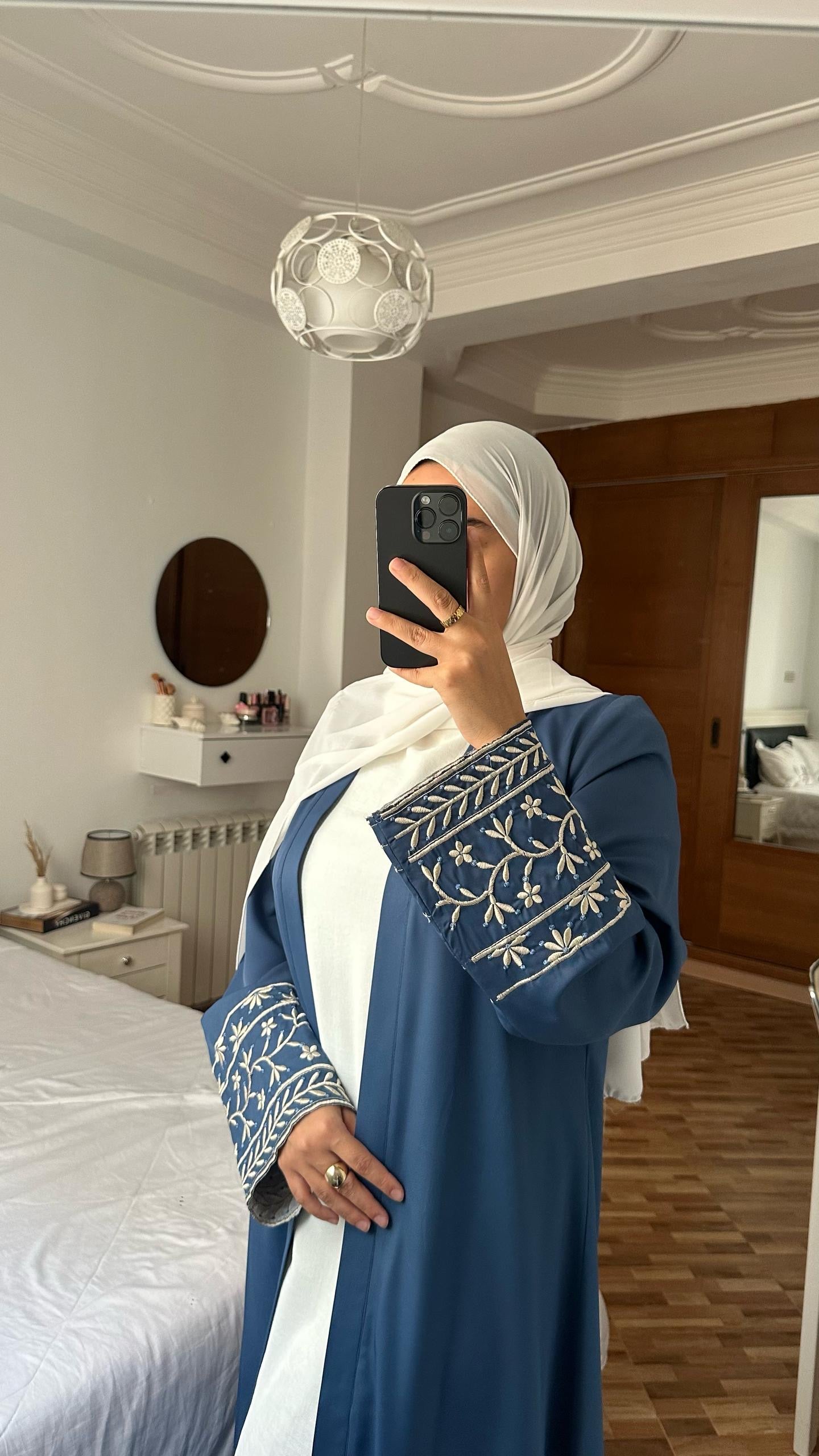 abaya et robe
