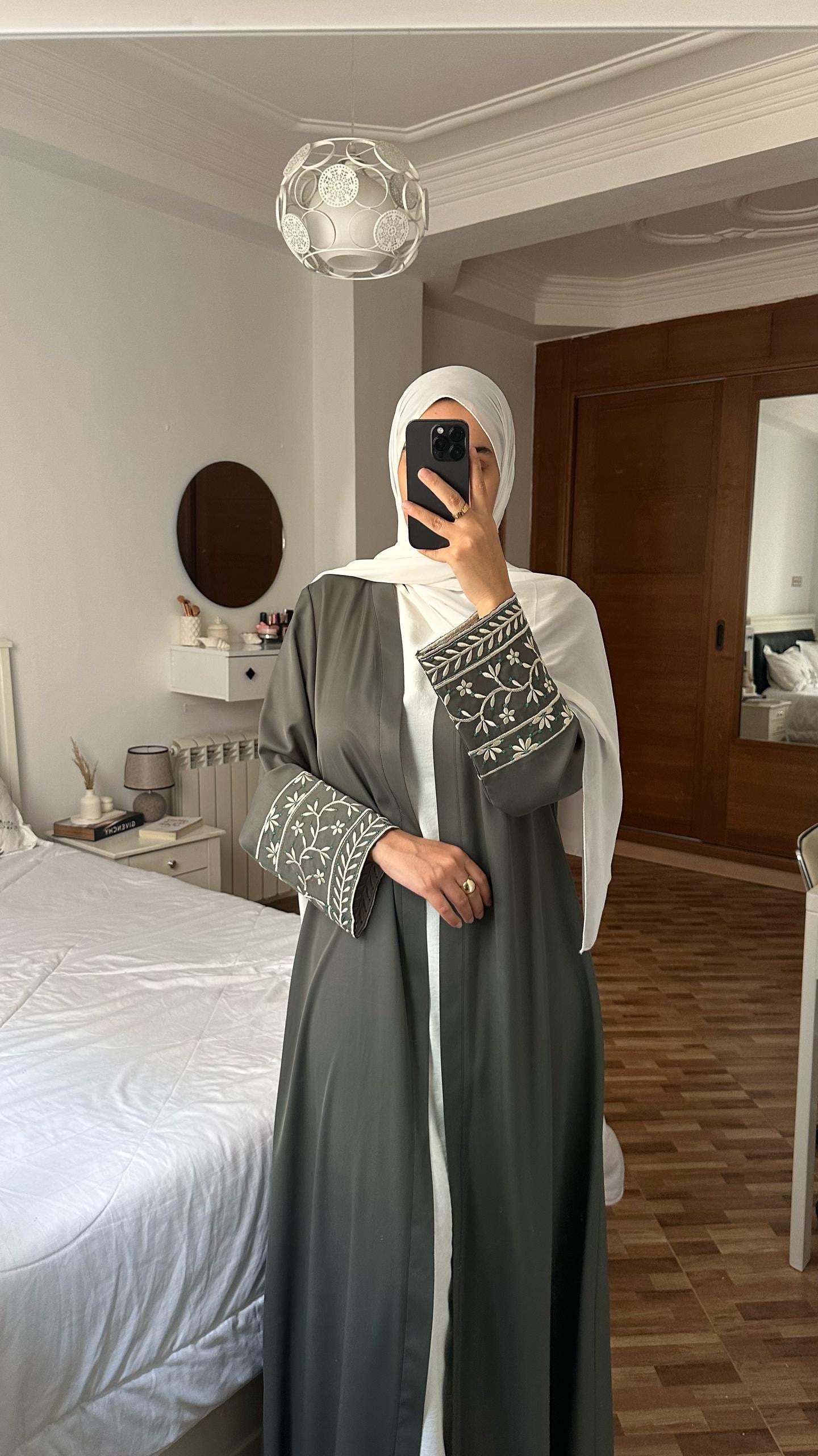 abaya et robe
