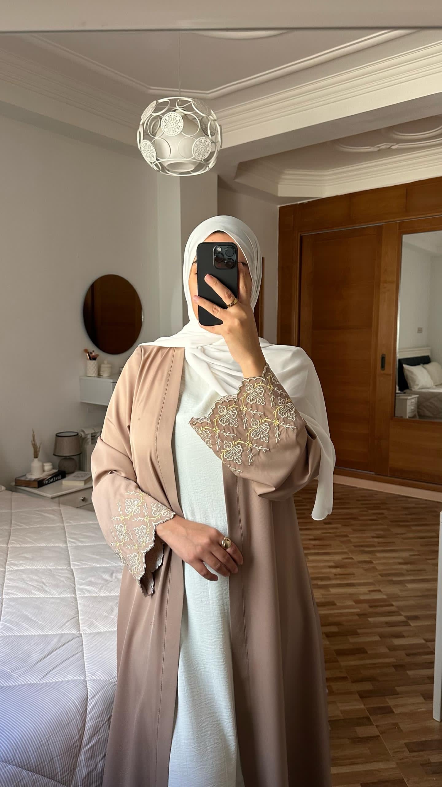 abaya et robe