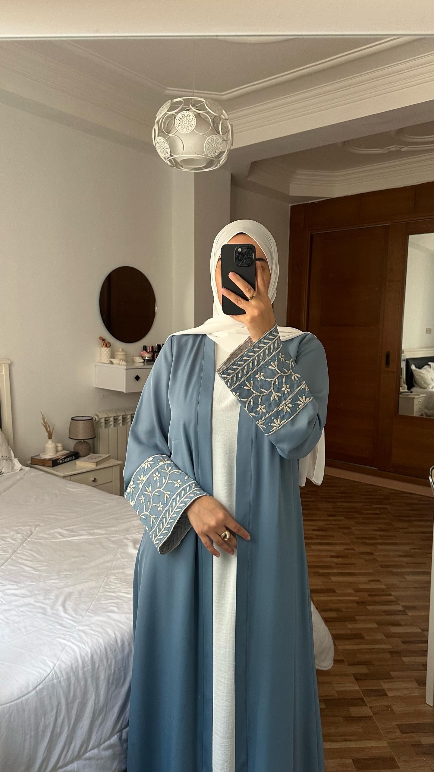 abaya et robe