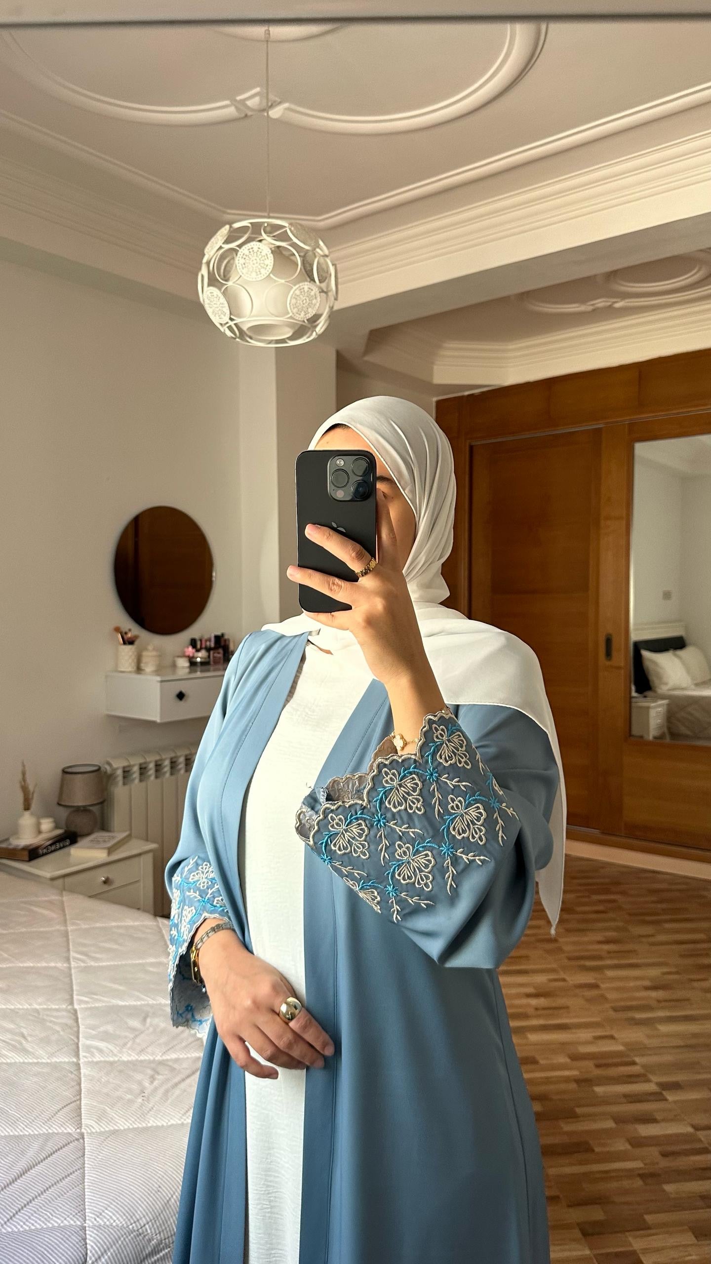abaya et robe