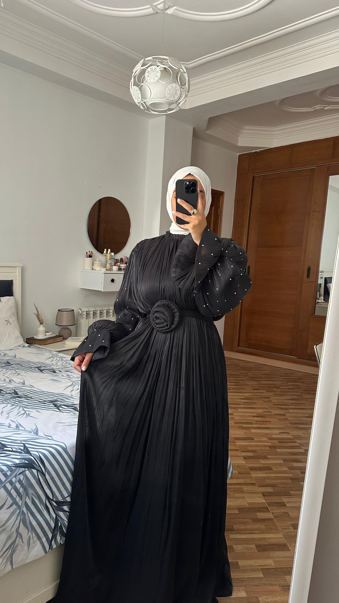 Robe Amira