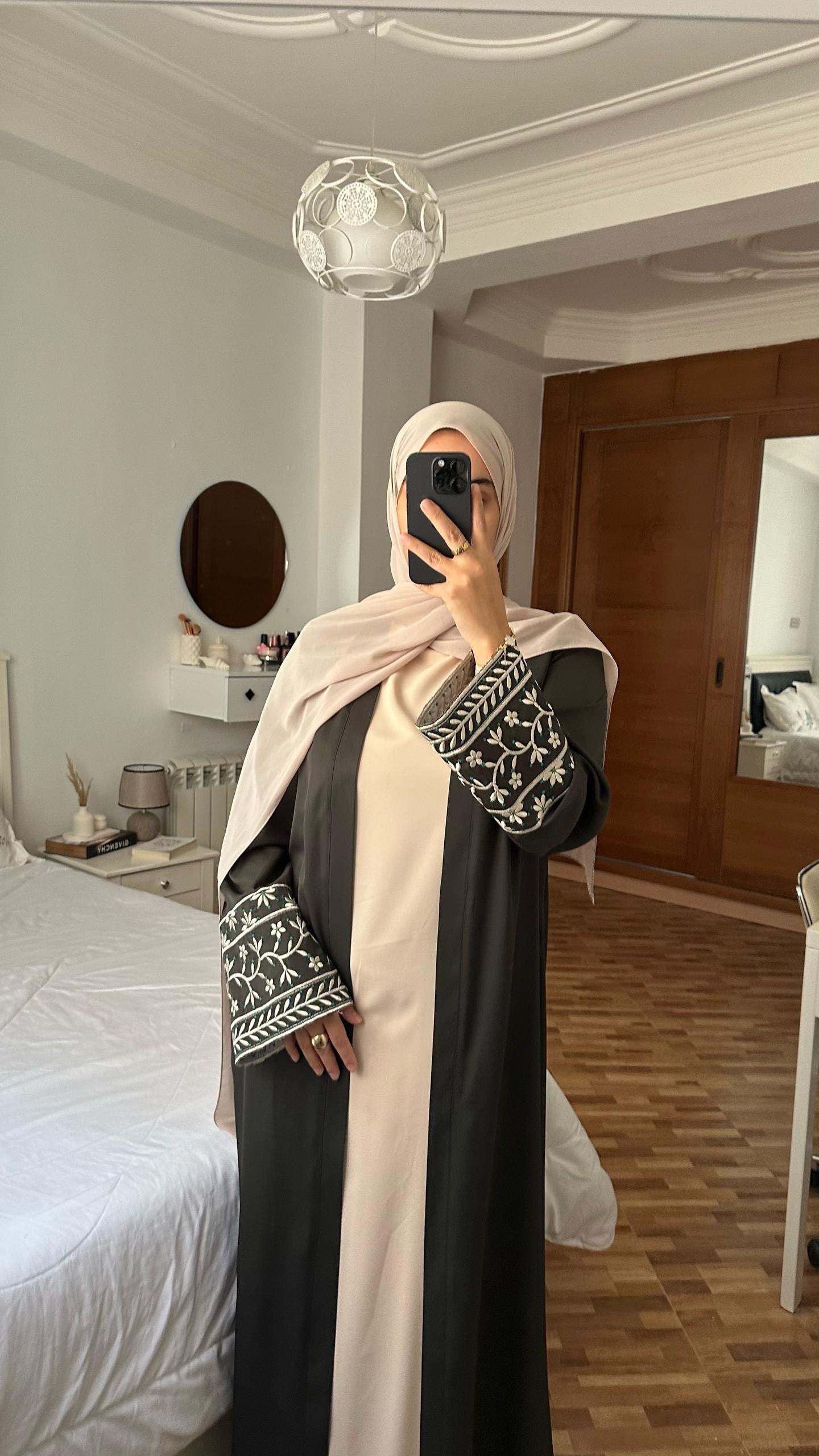 abaya et robe