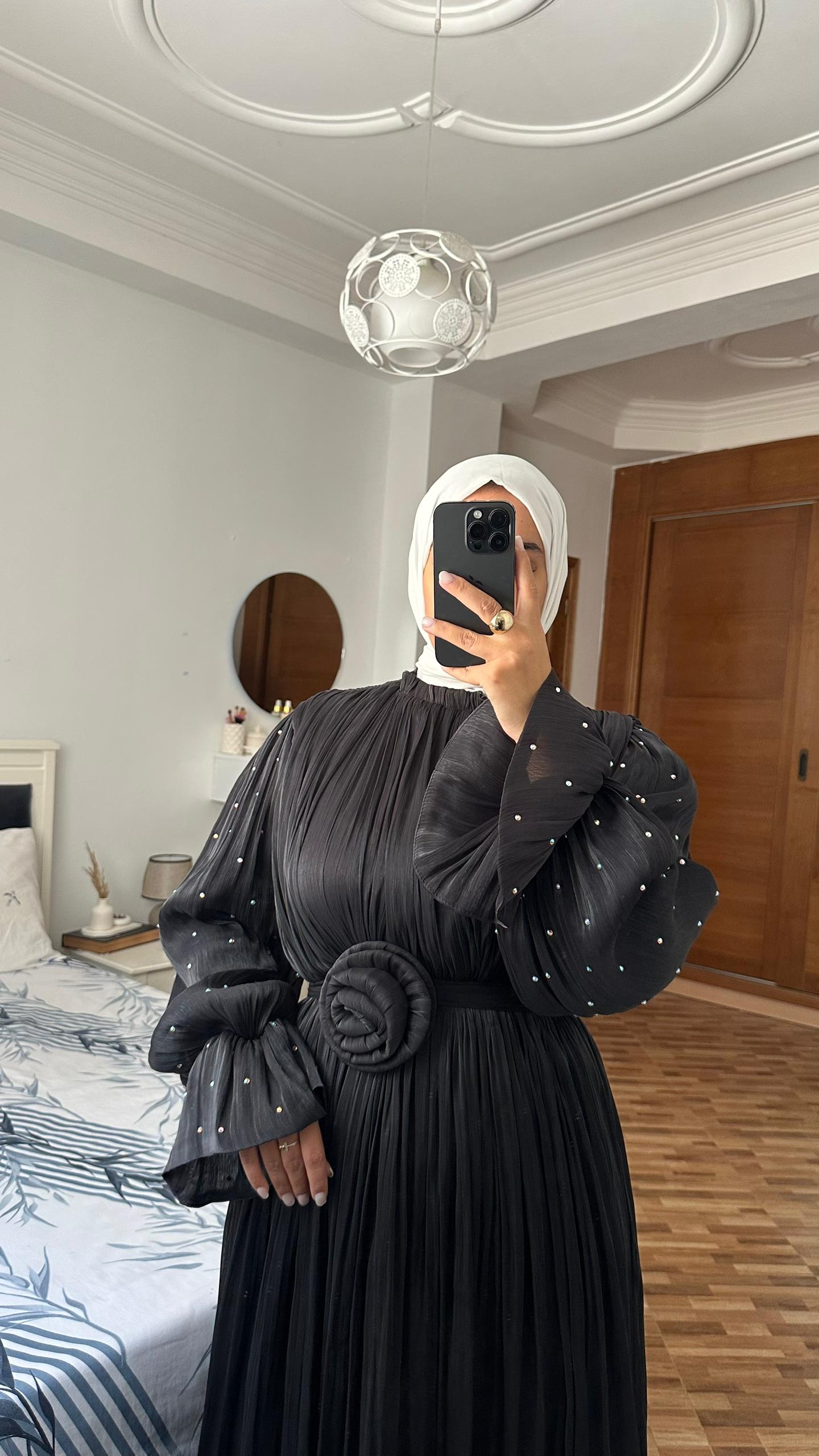 Robe Amira