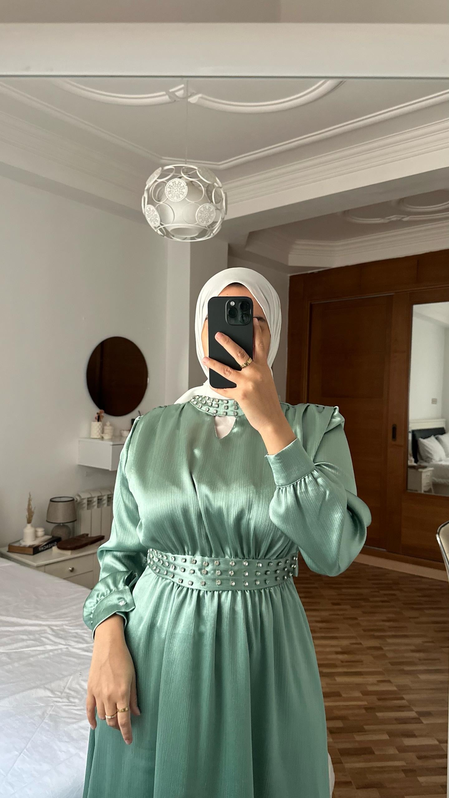 Robe AJWA AID