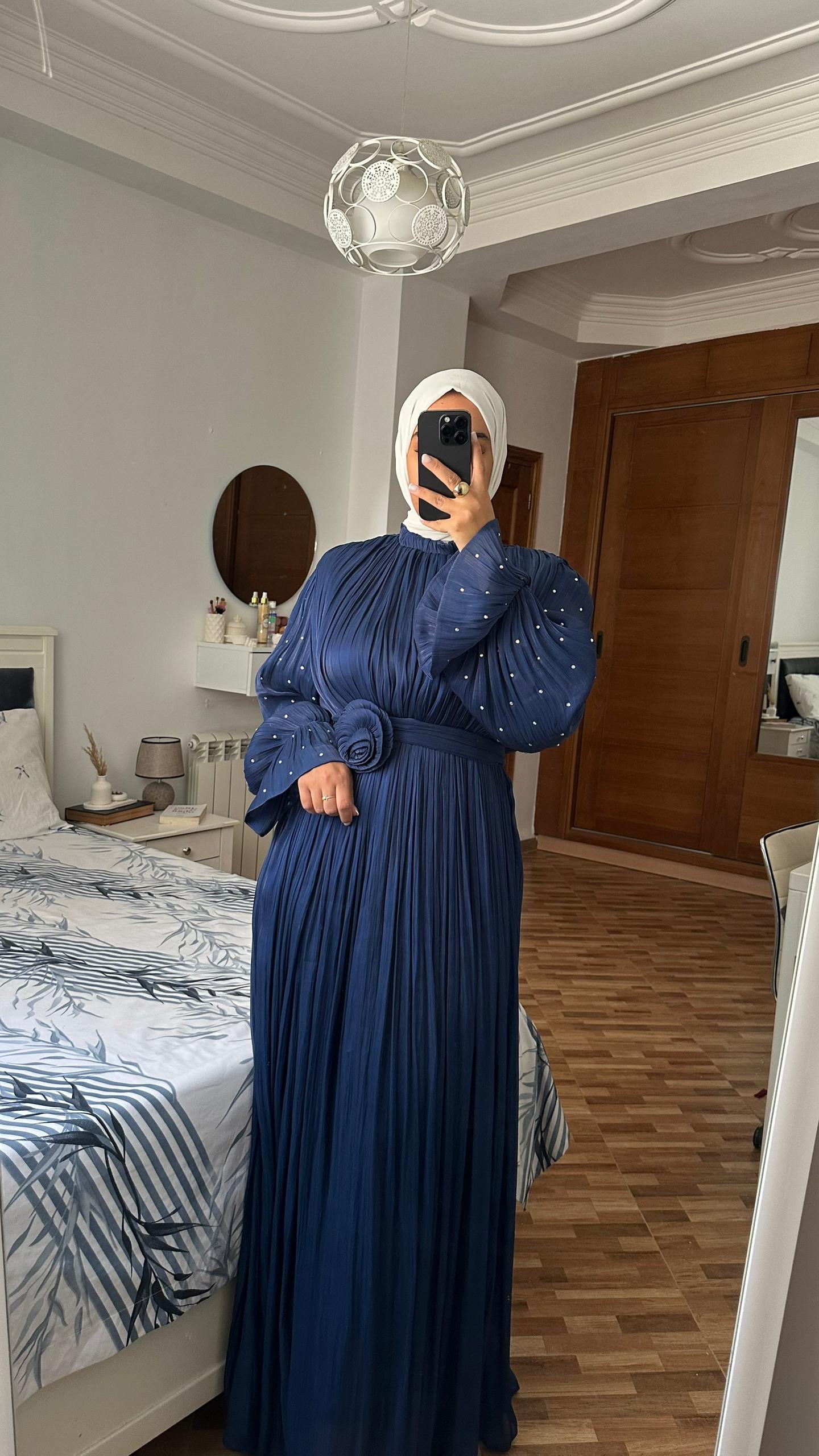 Robe Amira