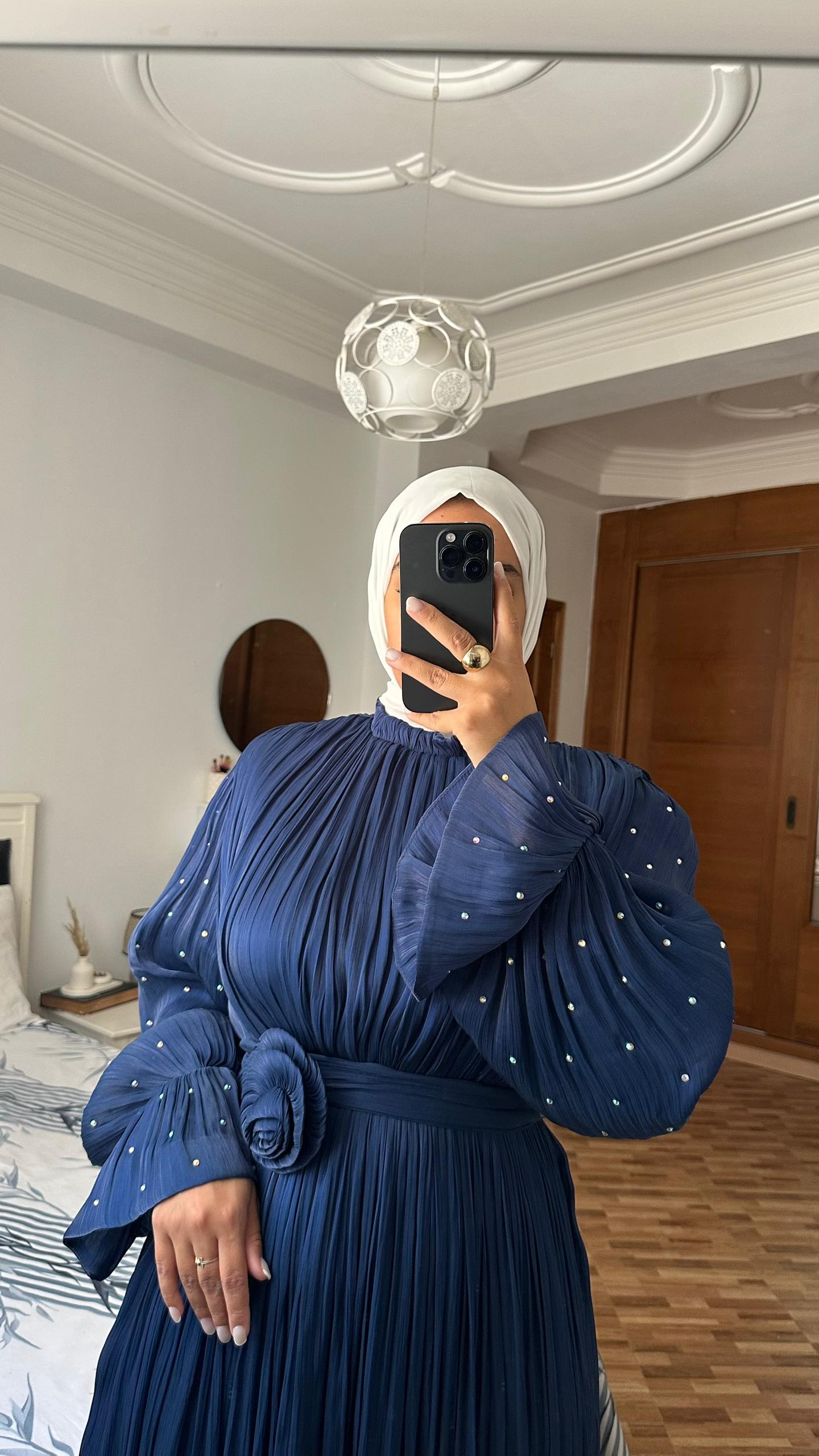 Robe Amira