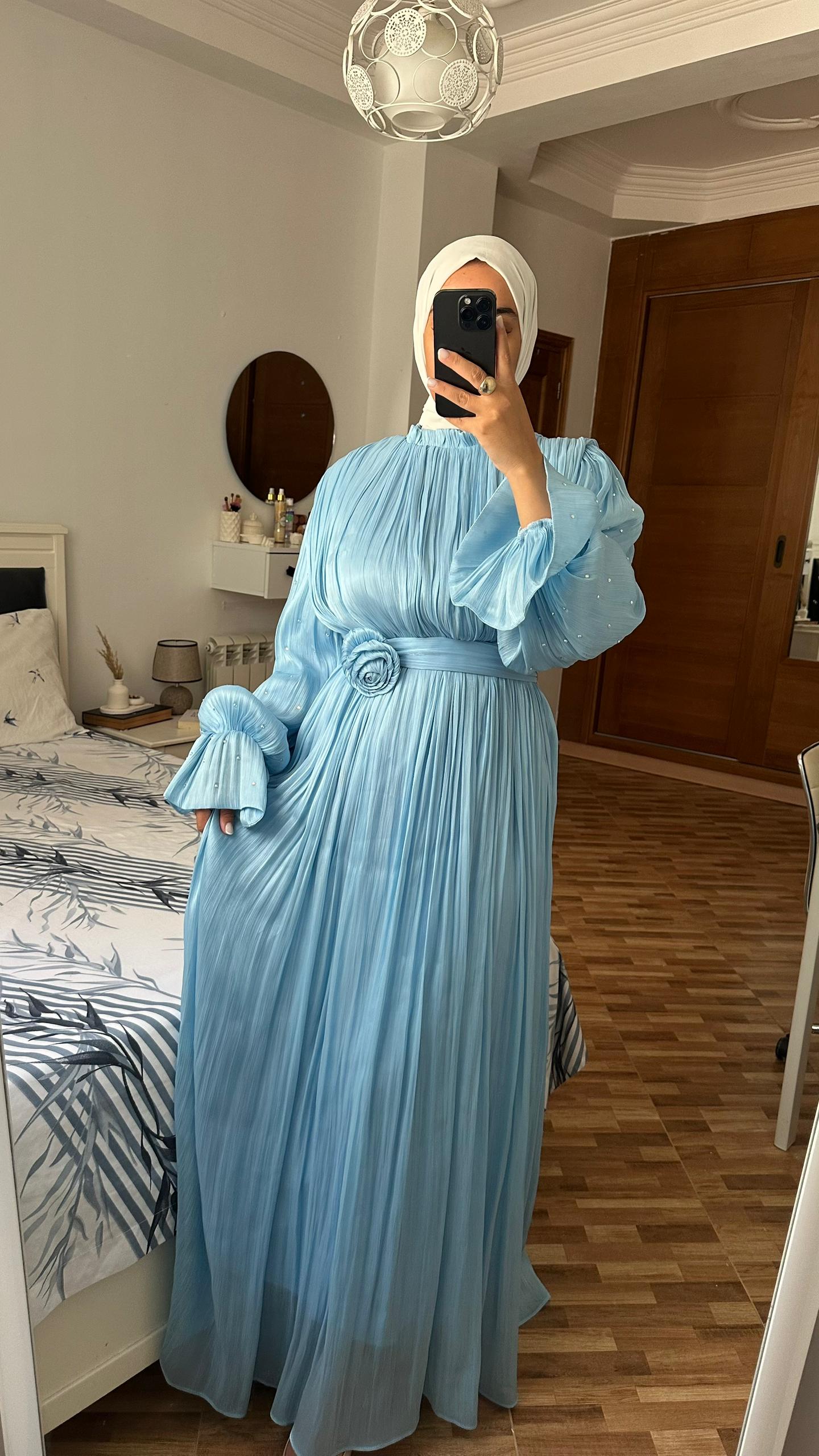 Robe Amira