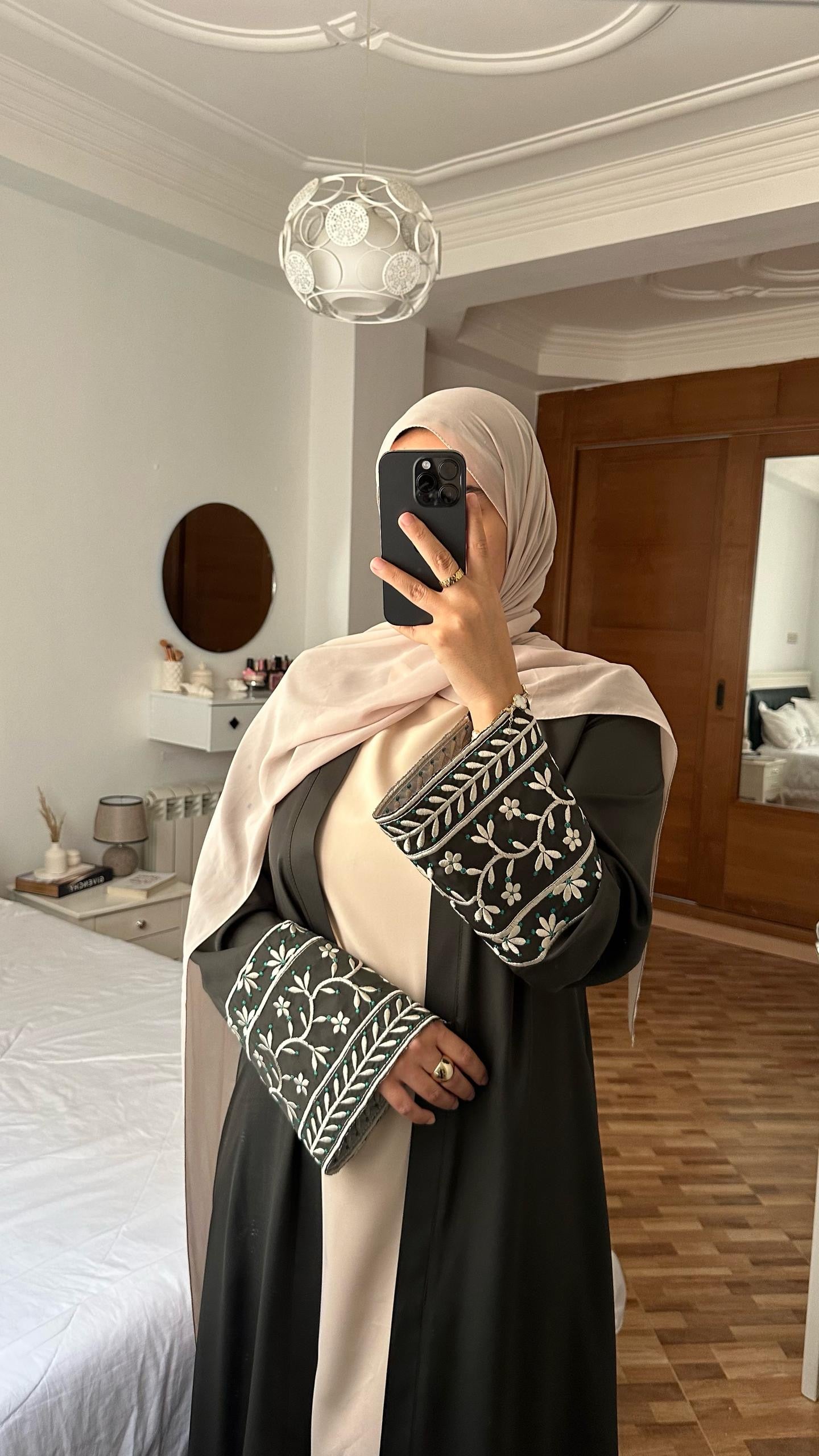 abaya et robe