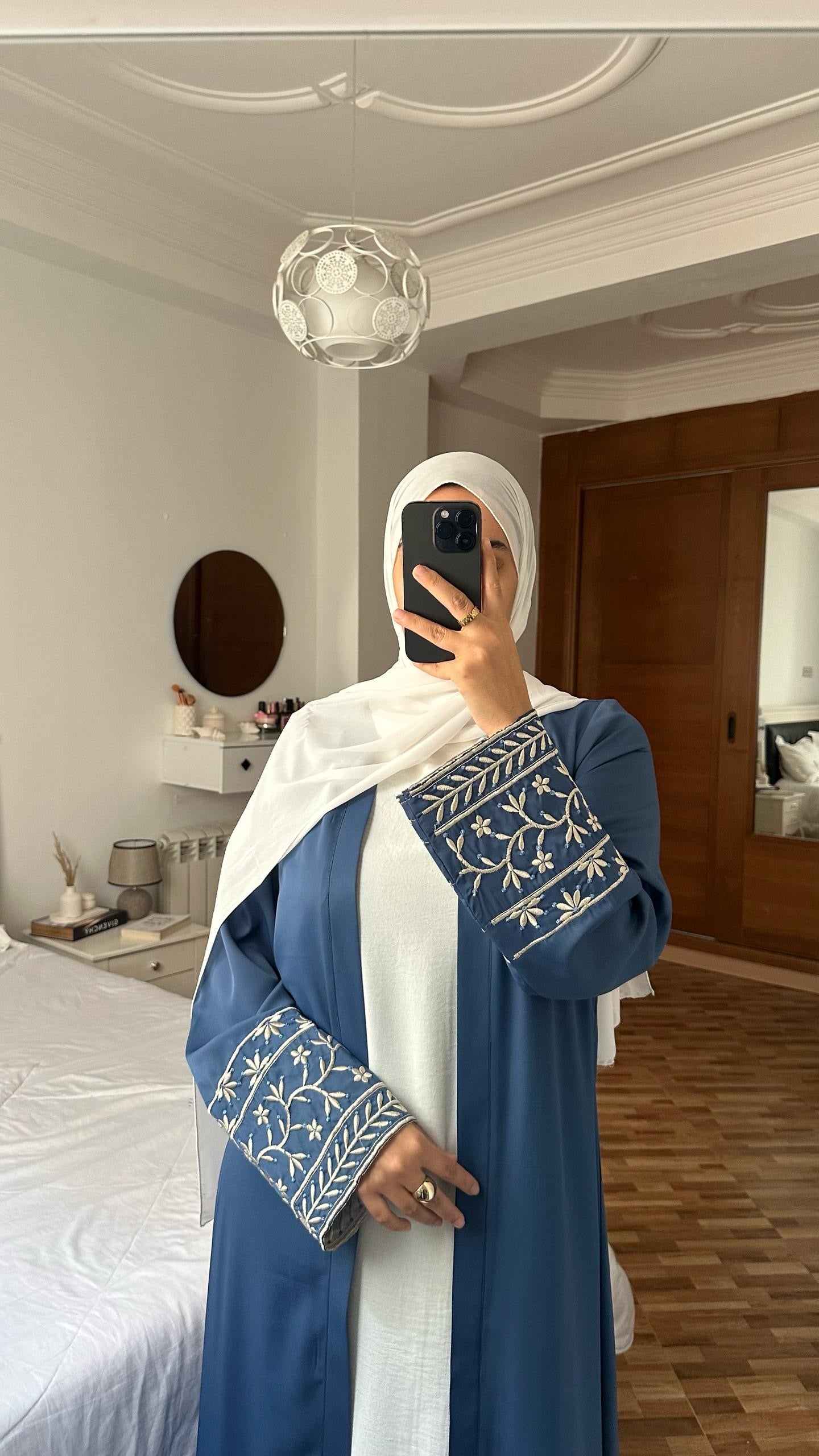 abaya et robe