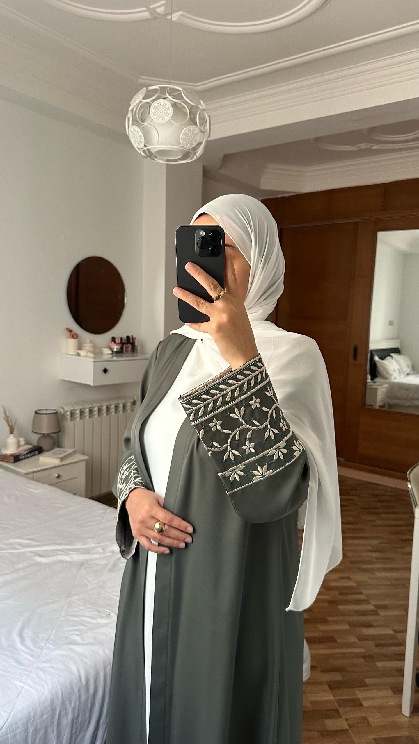 abaya et robe
